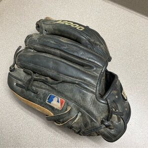Wilson A2000 Baseball Glove 1782 Pro Stock 11.50” Right Hand Throw Leather Mitt